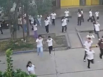 Apuntan contra los docentes en la escuela de Santa Fe donde un alumno mató a otro: "Se encerraron"