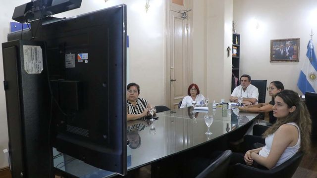 Vigilancia epidemiológica y prevención en foco por los casos detectados.