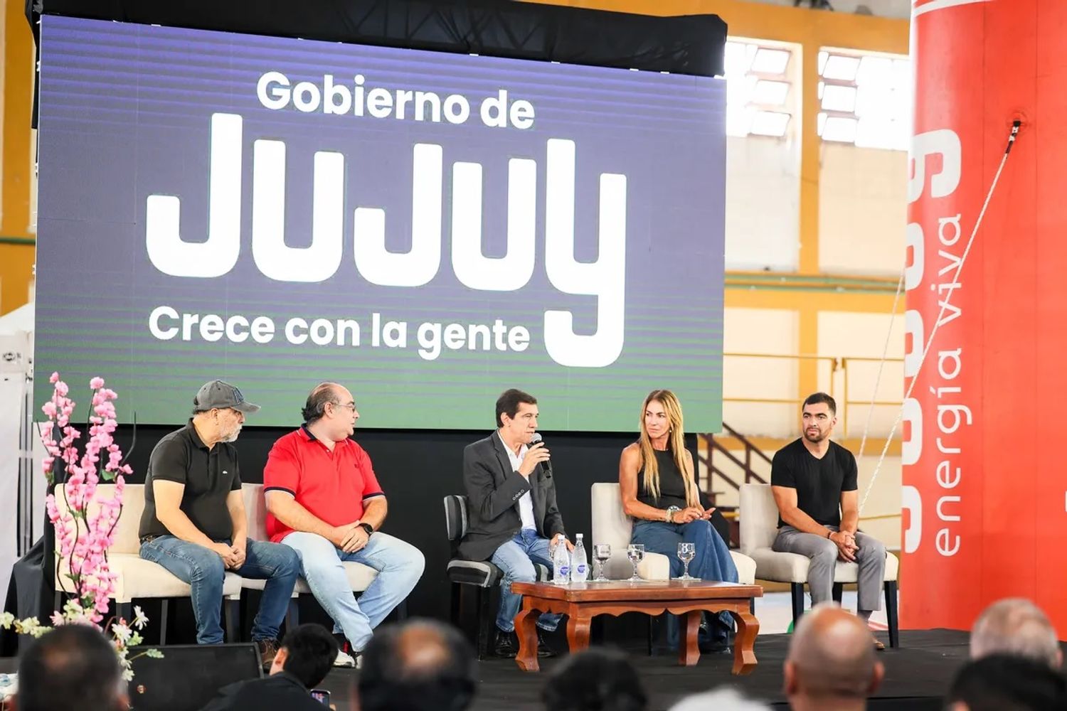 La jornada “Mujeres que marcan juego” encabezada por Magdalena “Magui” Aicega reunió a funcionarios provinciales y municipales, referentes del deporte provincial y deportistas. En ese marco el gobernador Sadir destacó el crecimiento de la infraestructura deportiva en la provincia.