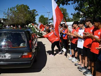 El último adiós de sus amigos del club a Ian Cabrera, el adolescente asesinado por un compañero en Santa Fe