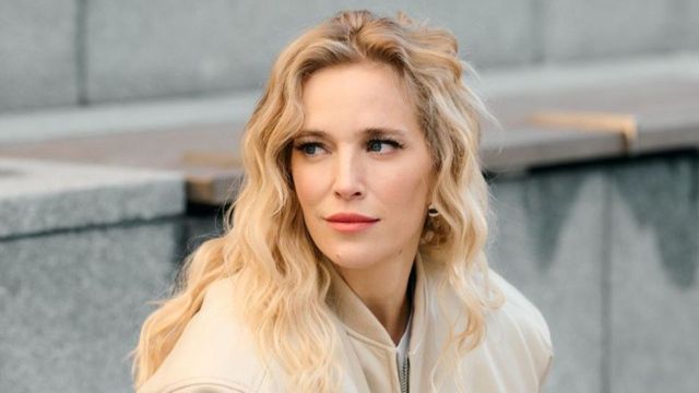 Luisana Lopilato dio cátedra de estilo con las botas de cuero color negro que son tendencia esta temporada