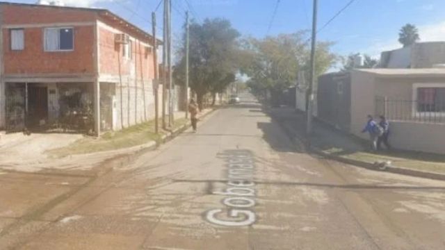 Una mujer se atrincheró en barrio Villa El Libertador.