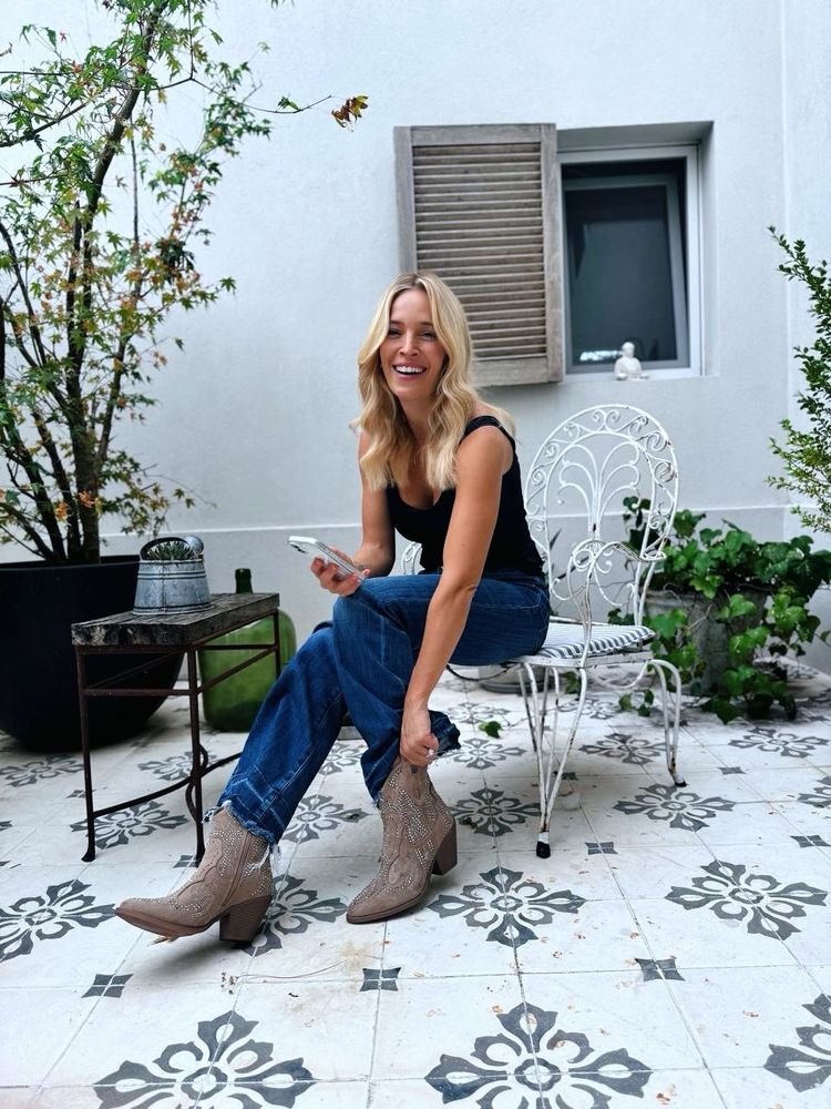 Luisana Lopilato eligió las botas más top de la temporada y marcó tendencia