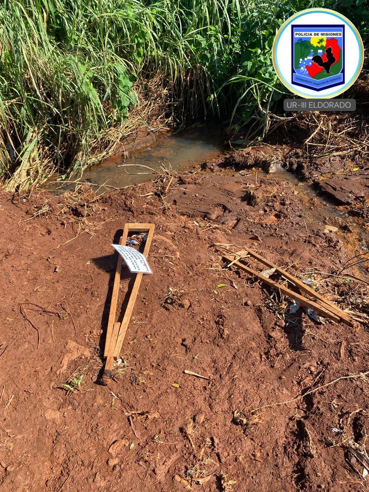 Buscan a un hombre desaparecido en un arroyo de Eldorado y hallaron sus pertenencias.