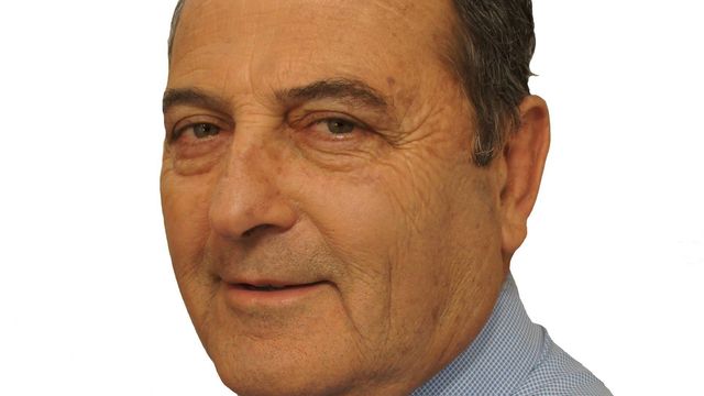 Luis Azar, ex intendente de Tanti y actual concejal, es investigado por presunta incompatibilidad en el ejercicio de la función pública.