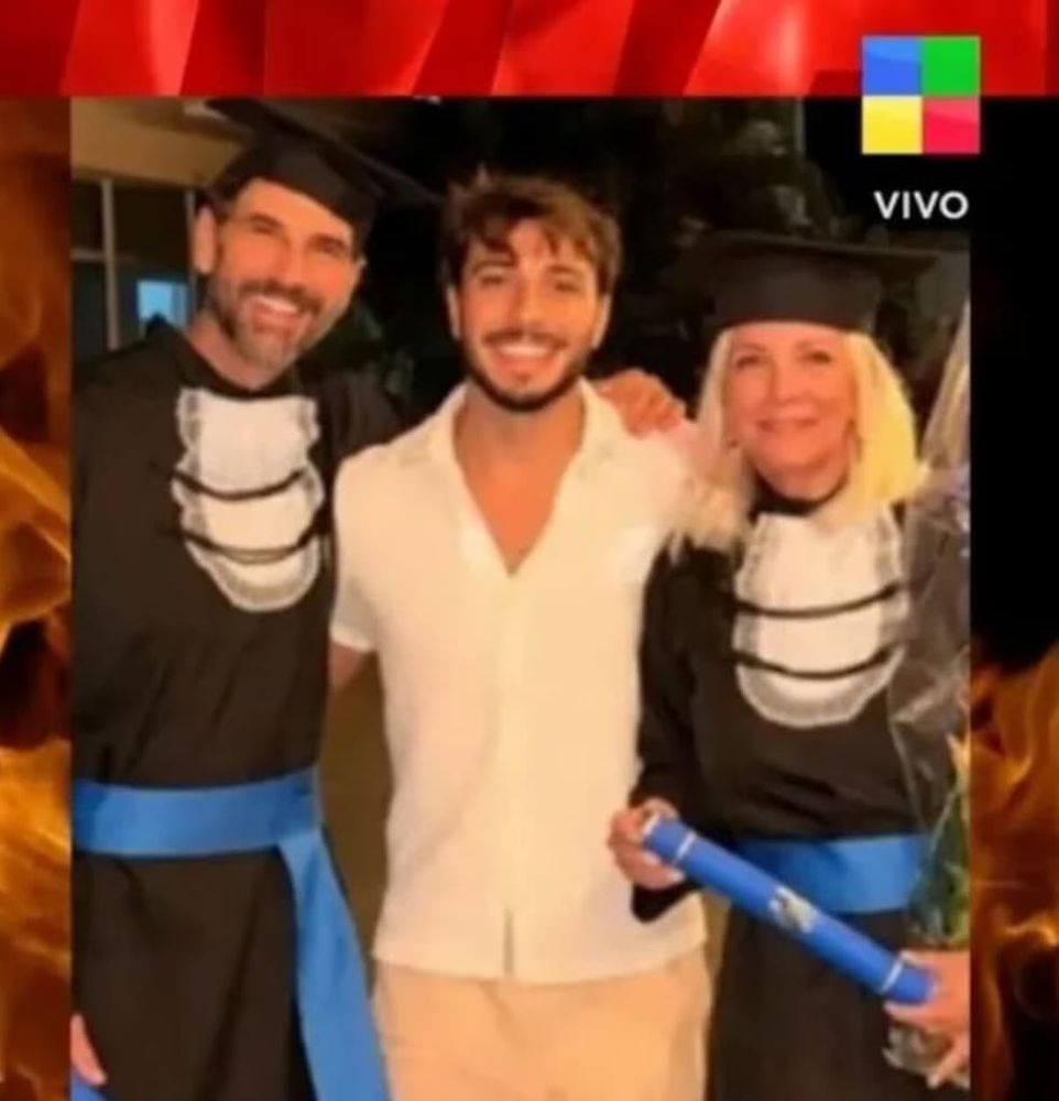Juan Darthés con su hijo y esposa en Brasil