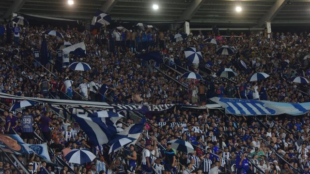 Los hinchas de Talleres le dieron un marco imponente al Kempes, en el duelo con Boca.
