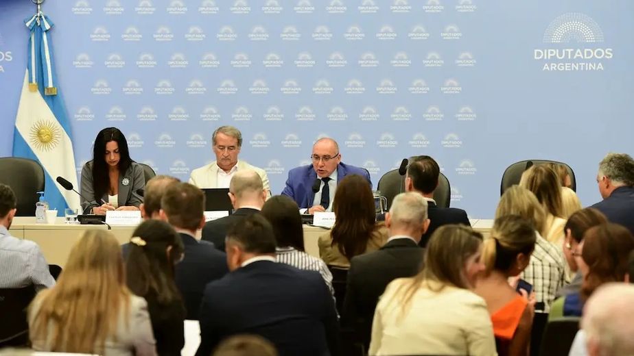 El oficialismo acelera la Ley de Glaciares: se trata el 8 de abril y estarían los votos