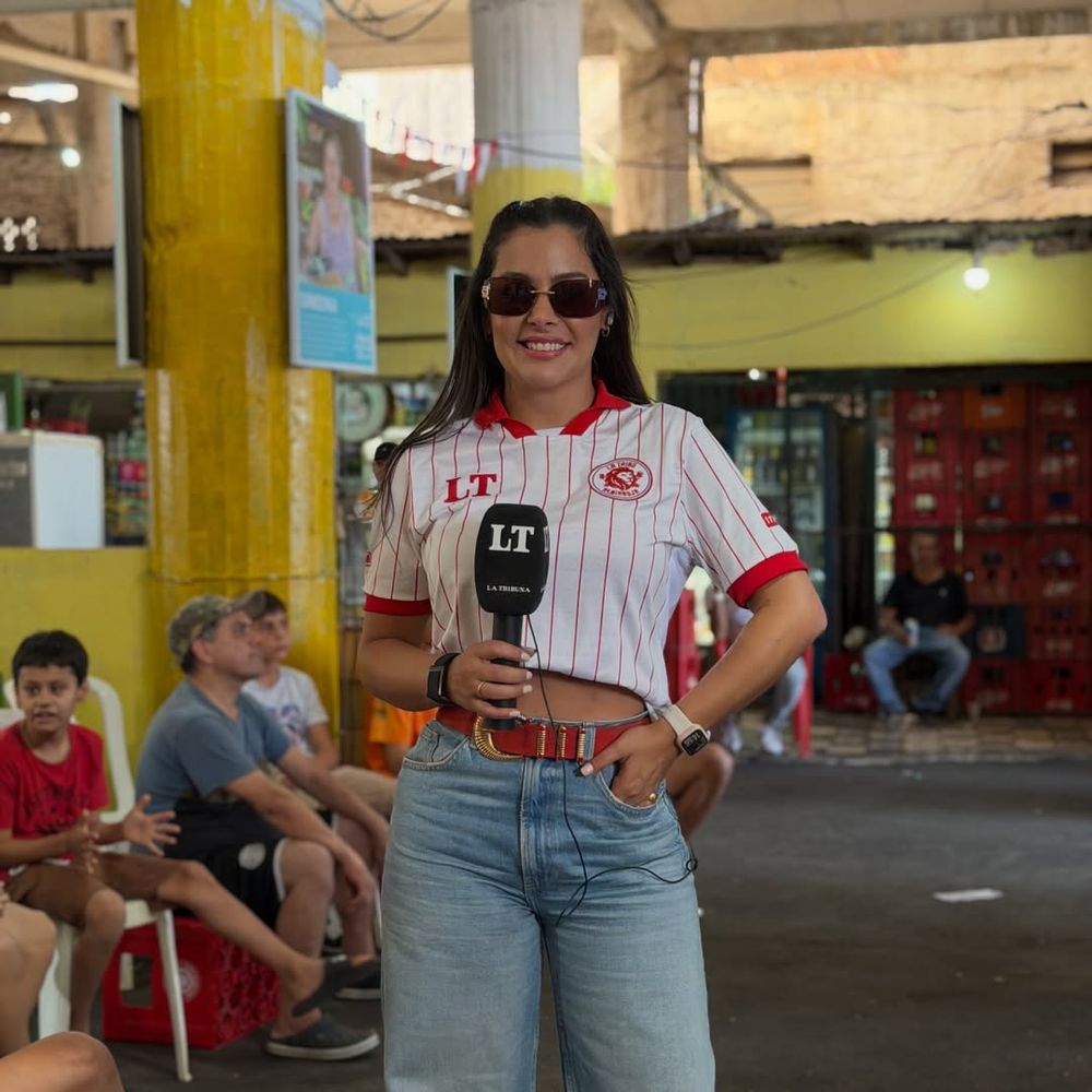 Larissa Riquelme posó con la camiseta de Paraguay y recordó el momento "La Novia del Mundial"