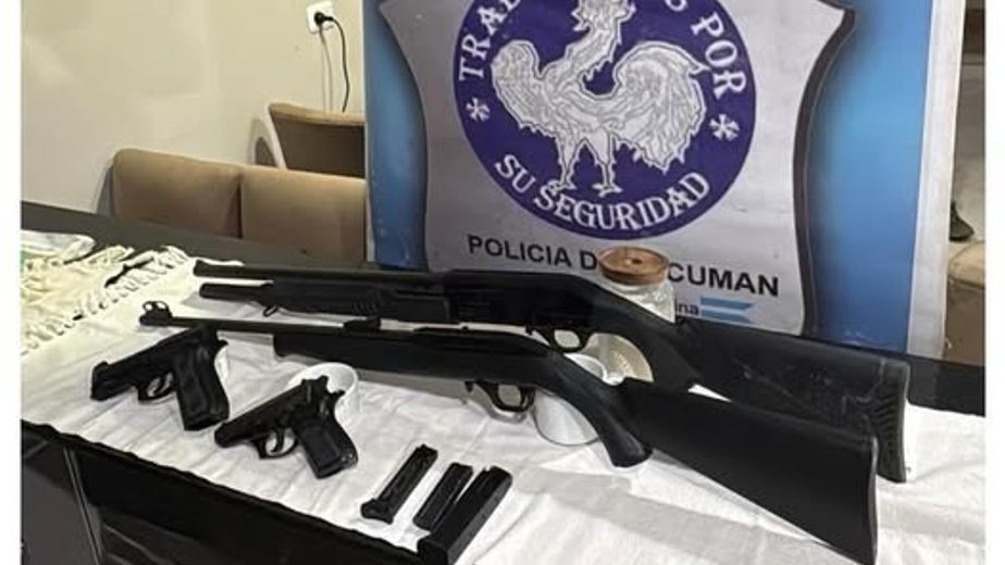 El Chañar: secuestran armas de fuego, municiones y dólares en allanamientos