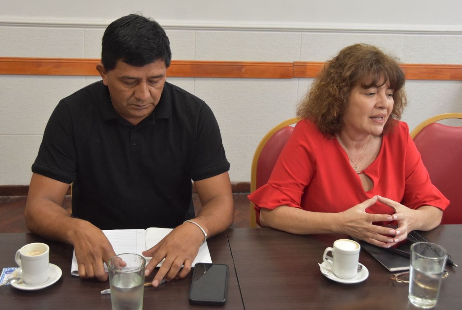 Ramón Neyra y Mariela Ortiz, presidente y secretaria respectivamente de la Comisión Permanente de Trabajo y Seguridad Social.