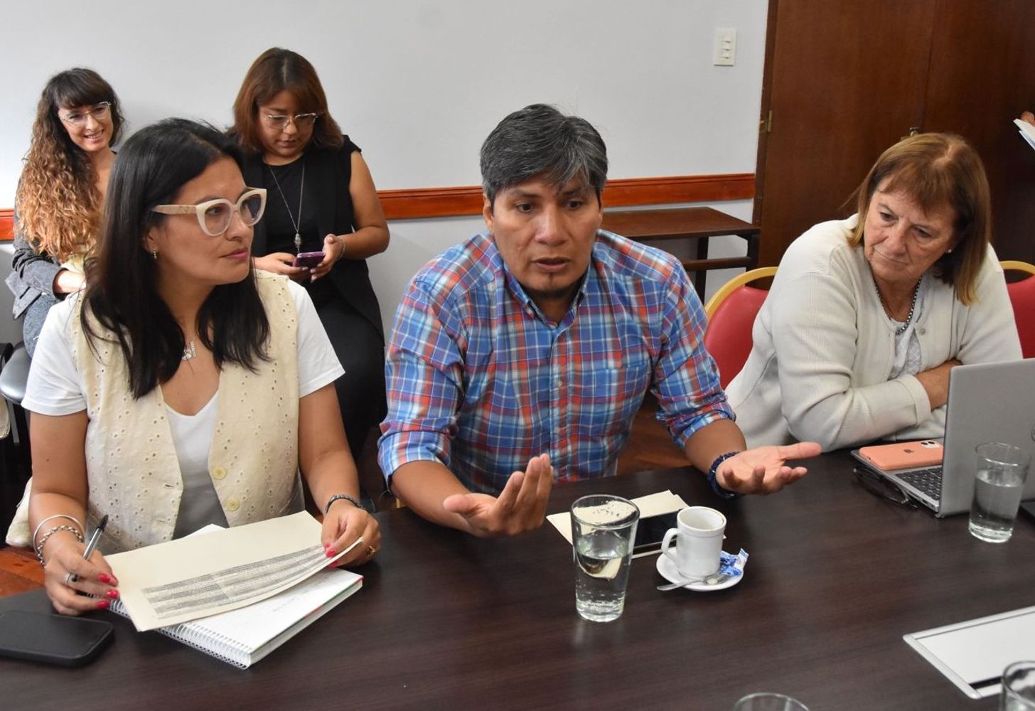 Verónica Valente, Alejandro Vilca y Alejandra Mollón integran la comisión de Trabajo y Seguridad Social de la Cámara de Diputados provincial.