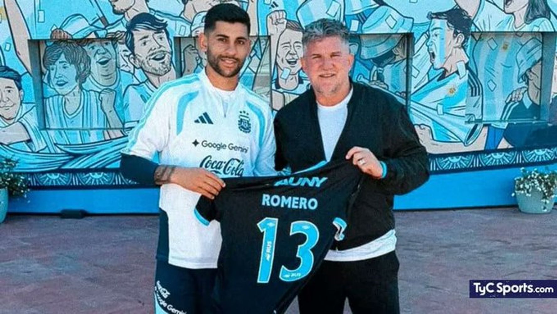 La foto del "Cuti" Romero con el Luifa Artime disparó rumores del regreso prematuro a Belgrano. Pero parece muy remoto.