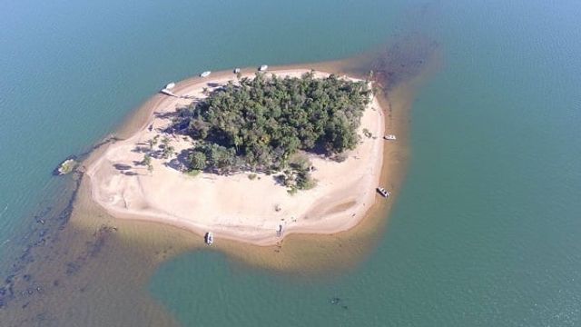 Posadas: advierten que la paralización de obras en la Isla del Medio podría acelerar su desaparición.