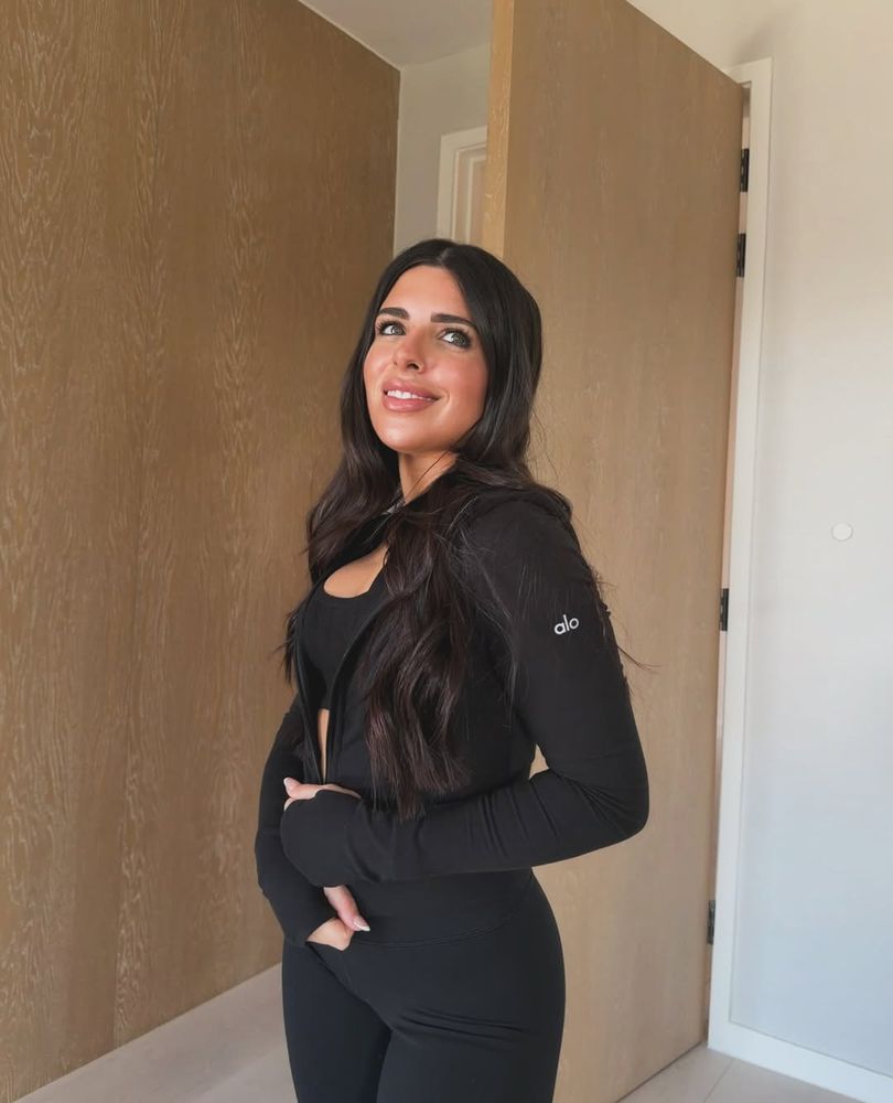 Valentina Cervantes apostó por un look deportivo total black y causó furor en Instagram