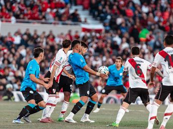 De jugar en Belgrano y en River, a la "pisadita" en la que eligieron a los mejores para la final