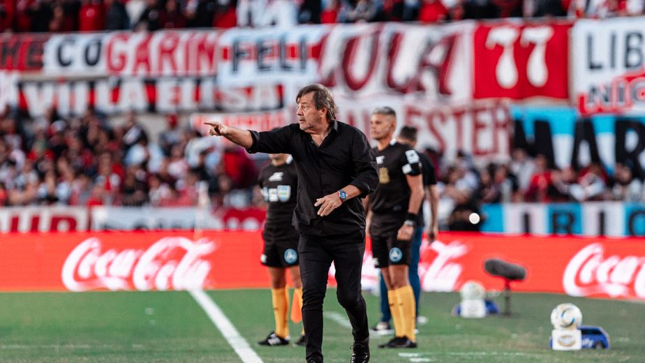 El Ruso Zielinski se ofuscó por una pregunta tras la derrota de Belgrano: "Siempre veo el..."