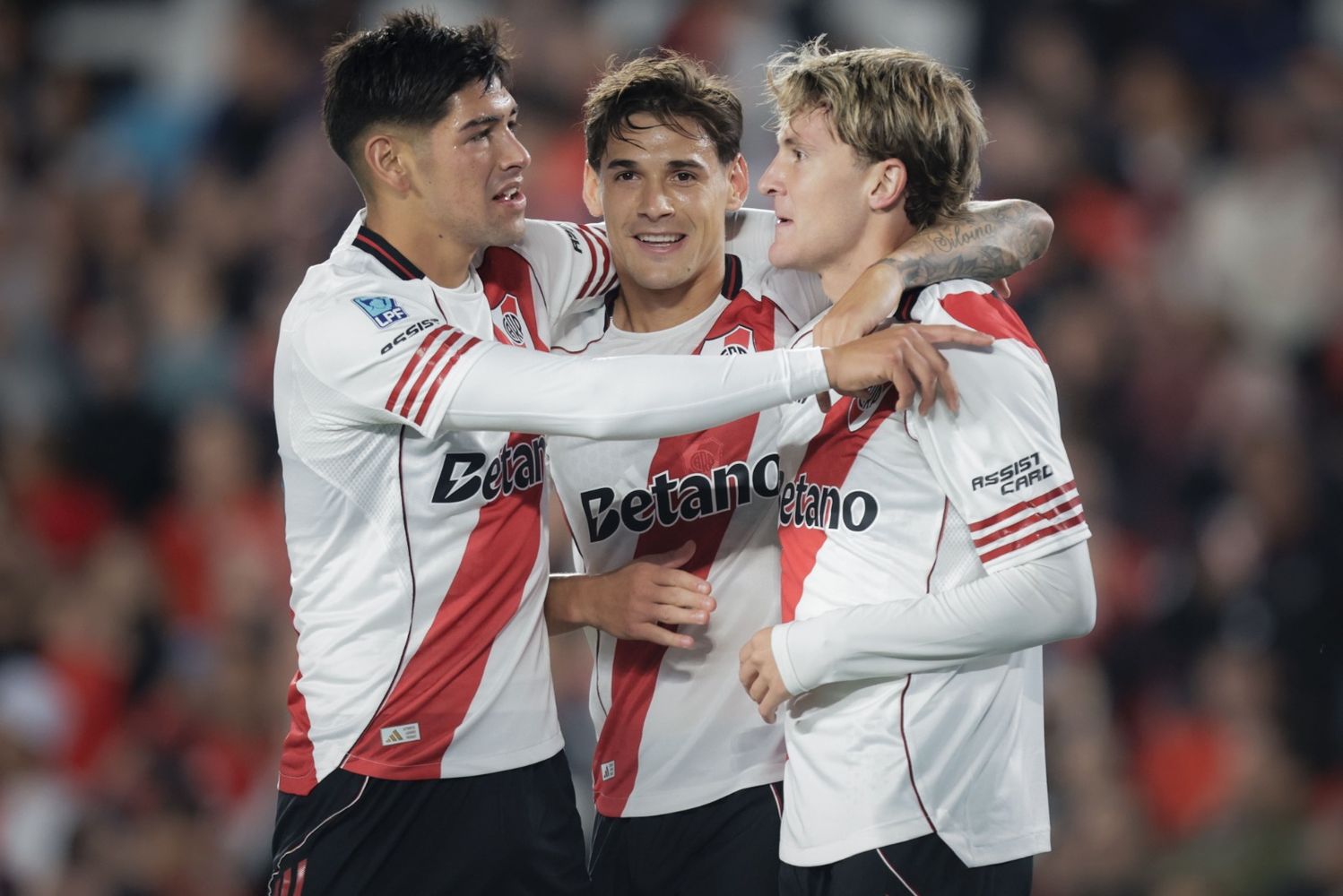 River goleó a Belgrano, firme en el paso ganador desde que tomó el timón Eduardo Coudet.