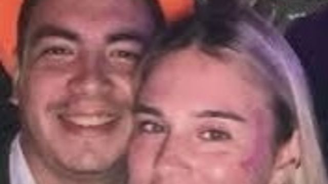 La pareja hallada en el auto tenía dos hijos pequeños.