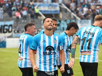 El “Lobo” jujeño ganó en casa y la albiceleste flamea en la cima de la Primera Nacional