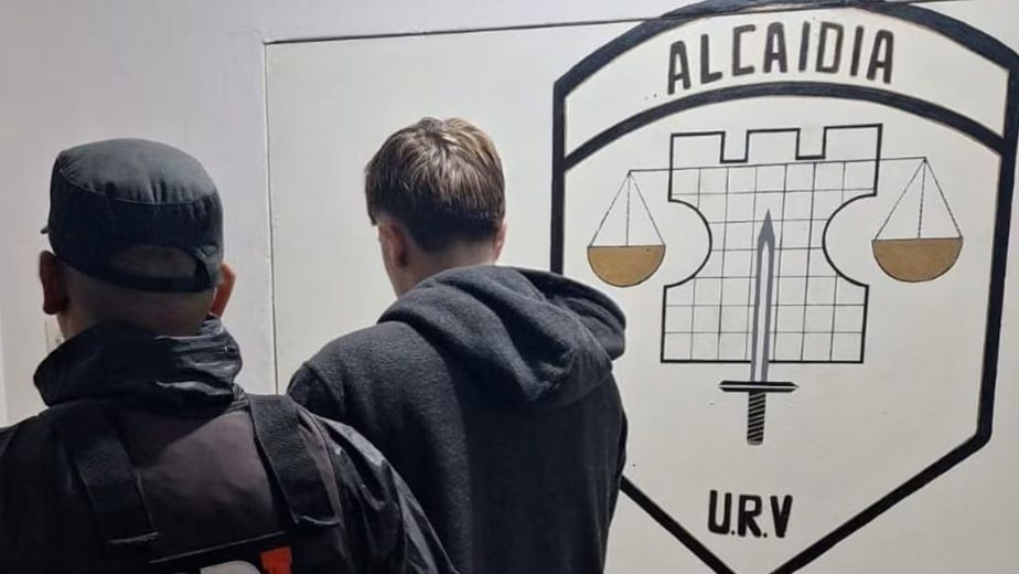 Detuvieron a un adolescente de 16 años por presuntas amenazas de una masacre escolar en Santa Fe