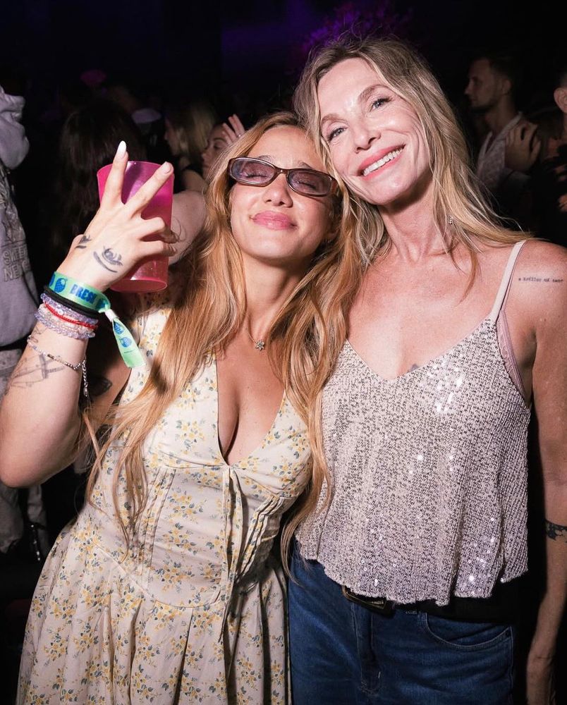 La noche que madre e hija coincidieron en el boliche.