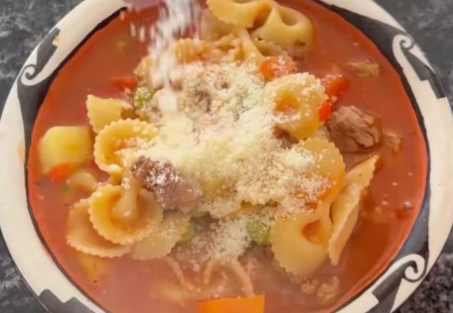 Guiso de fideos moñito muy fácil de hacer.
