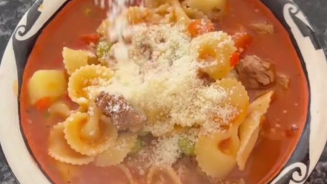 Guiso de fideos moñito muy fácil de hacer.