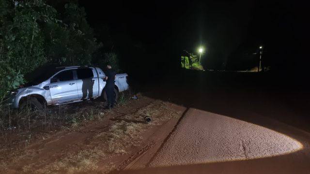 Tragedia en Andresito: dos muertos tras un choque entre una camioneta y una moto.