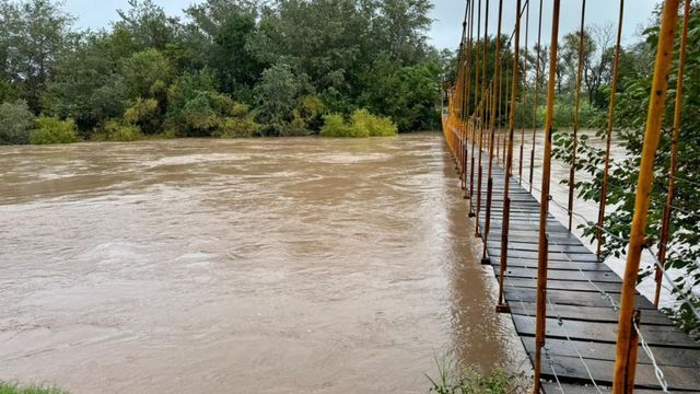 Volvió a crecer el caudal de agua y subió el nivel del Río Xanaes en Arroyito