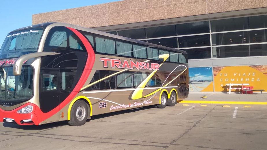 ¿Se termina el transporte? Otra empresa recortó sus viajes a Rosario y hay alerta regional