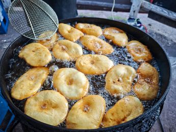 Cómo hacer torta fritas y evitar que queden duras: el truco para que salgan crocantes por fuera y suaves por dentro
