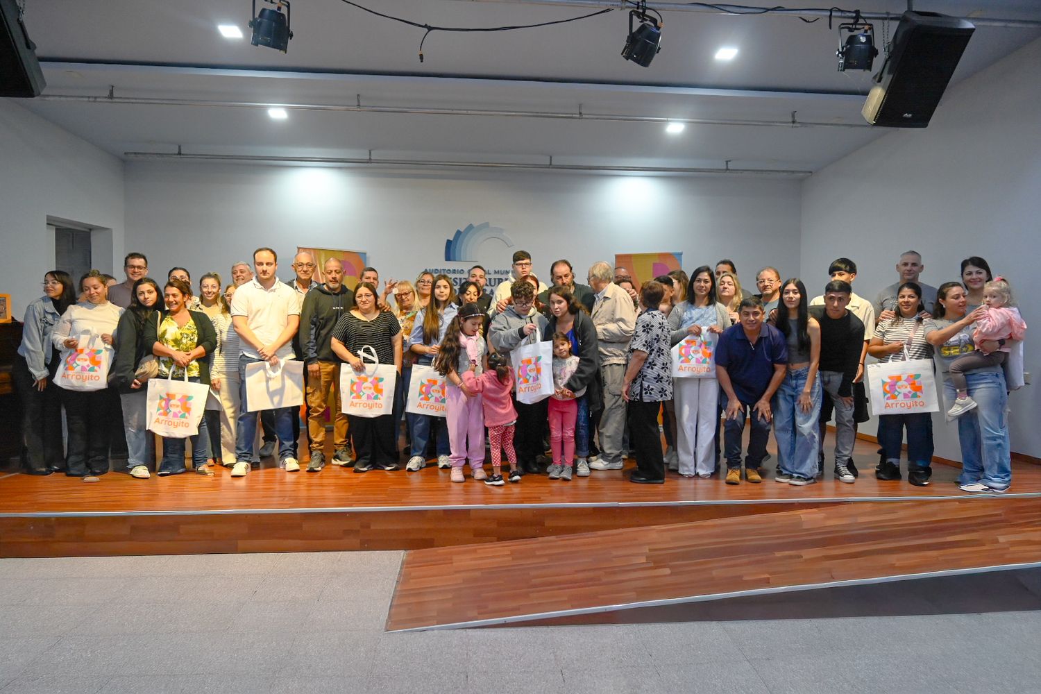 El Municipio de Arroyito entregó las llaves a 21 familias de nuestra ciudad