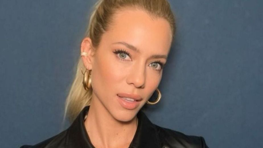 Nicole Neumann apostó por un look total black y con accesorios dorados marcó tendencia
