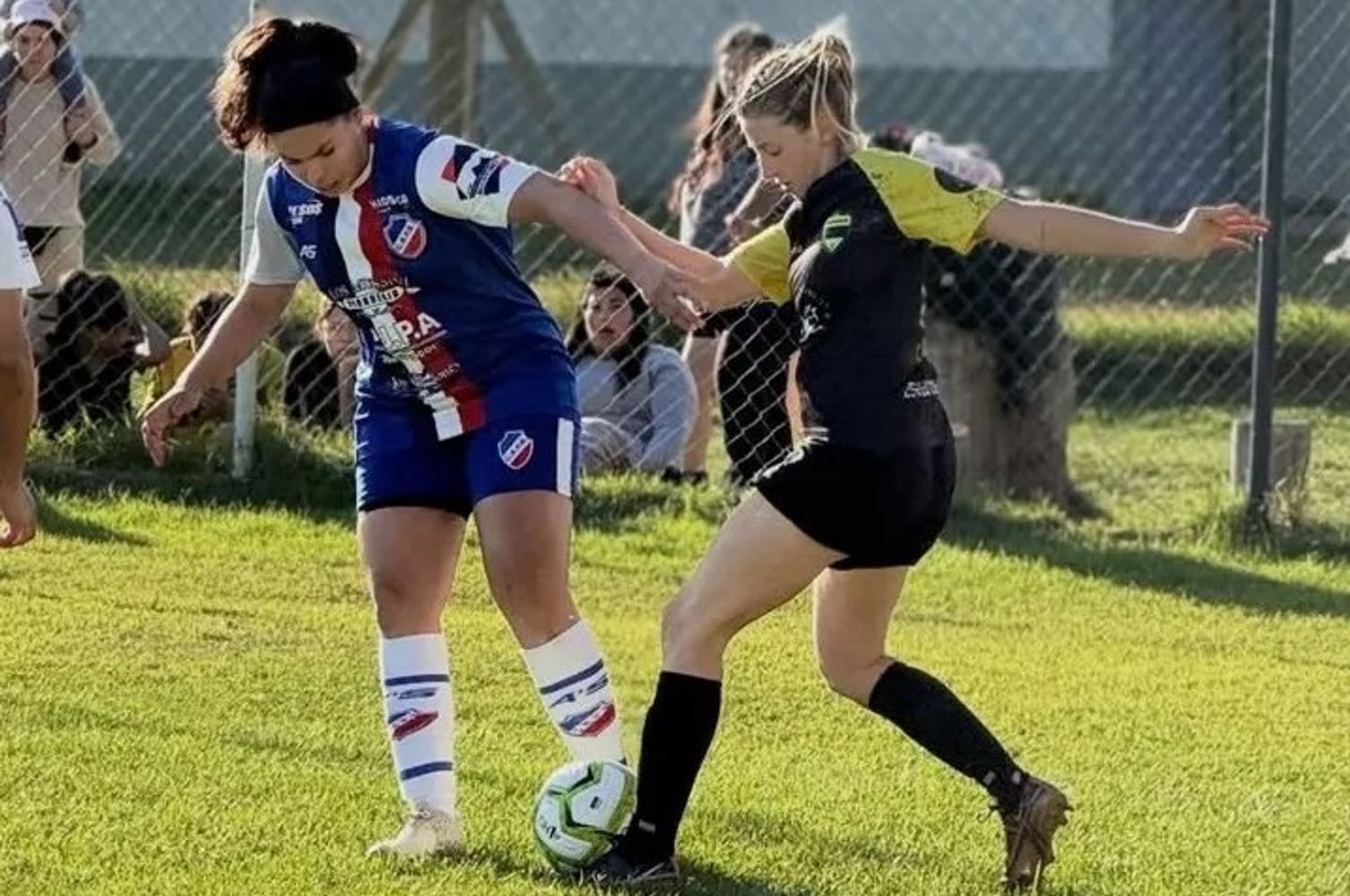 Rosario igualó 3 a 3 ante Estrella de Oro por la tercera fecha del Femenino.