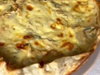 Tarta de pollo: el "truco de la mostaza" para que nunca más te salga seca