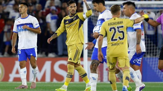 Leandro Paredes festeja su gol, el primero de Boca ante la U Católica en Chile