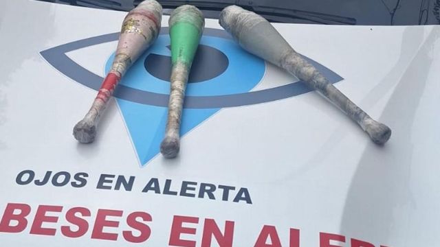 Tres policías fueron agredidos por un malabarista.