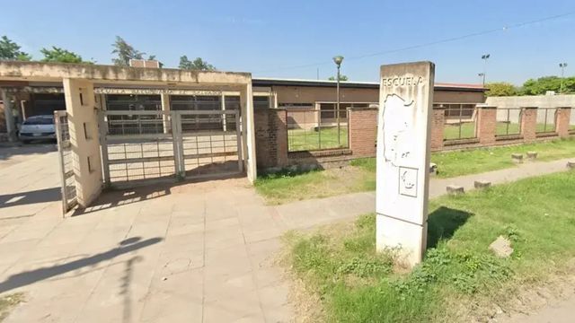 El gobernador destacó la rápida reacción de la escuela y de la Policía, y advirtió que estos hechos obligan a actuar antes de que ocurra una situación más grave.