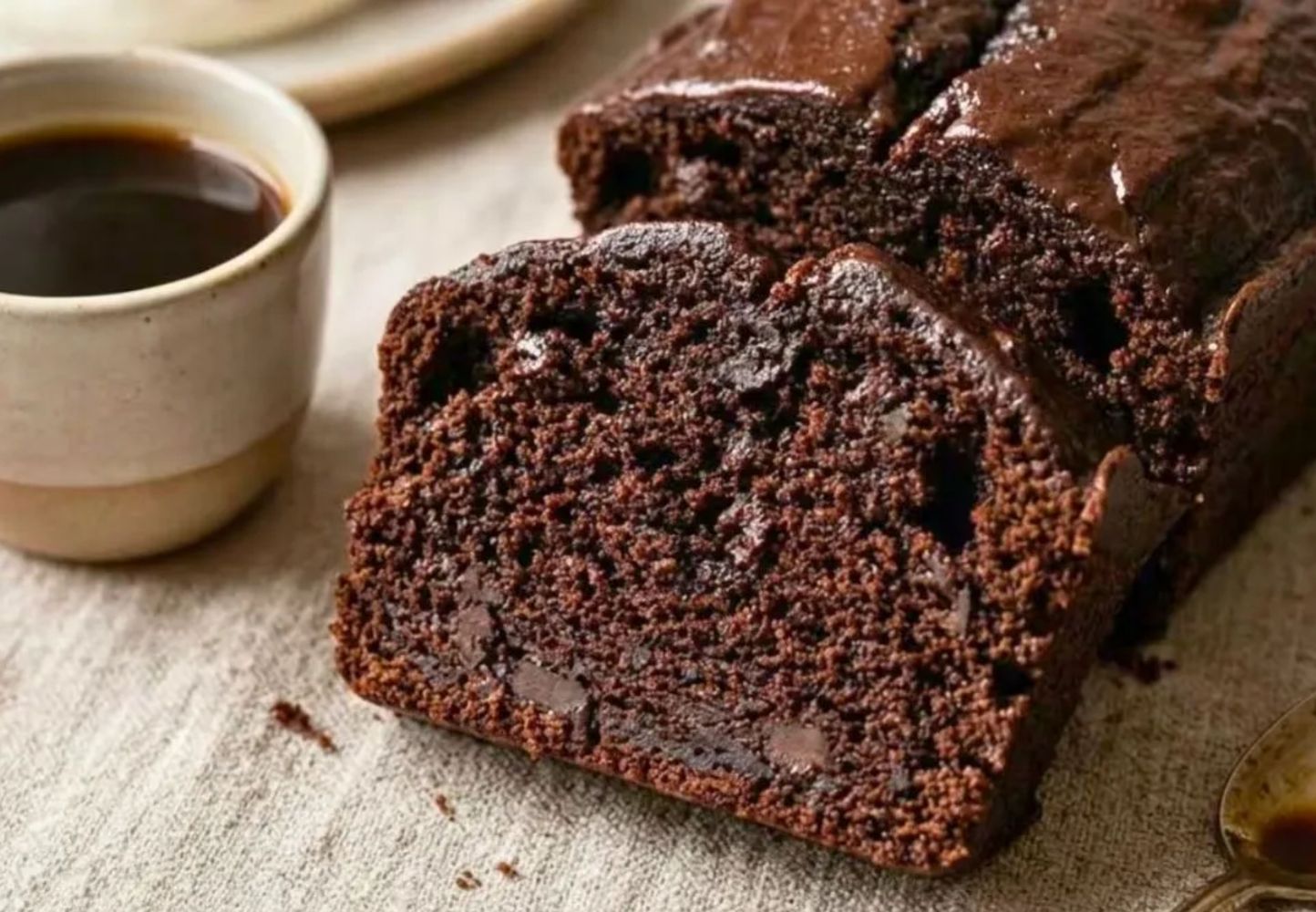Esta budín de chocolate y café será tu nuevo favorito.