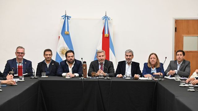 Frigerio se reunió con intendentes del PJ y destacó el esfuerzo para sostener los municipios.