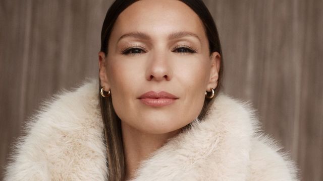 En la previa del Superclásico, Pampita visitó la Bombonera y marcó tendencia con el peinado de la temporada