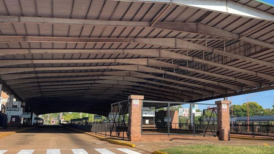 Paro de colectivos en Misiones: choferes esperan el pago y el servicio continúa afectado