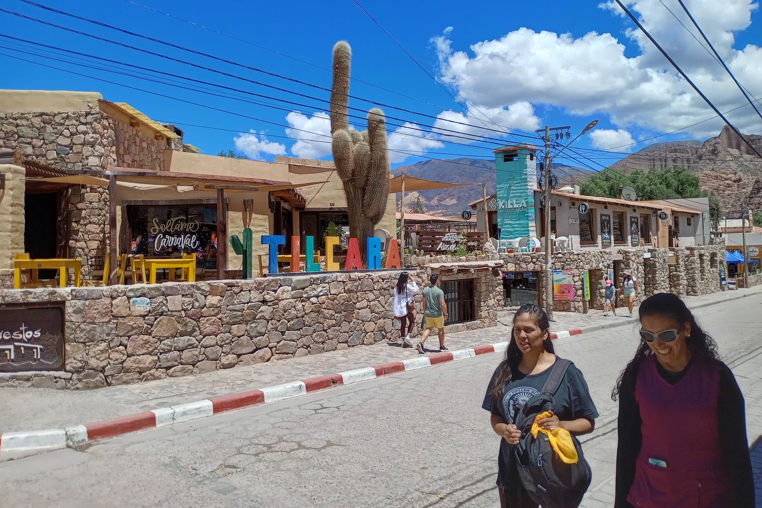El turismo es una actividad económica central en la zona de la Quebrada de Humahuaca, en la provincia de Jujuy.