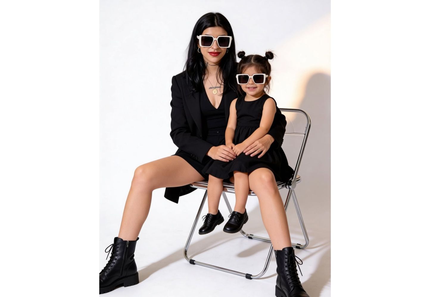 Cazzu con su hija Inti.