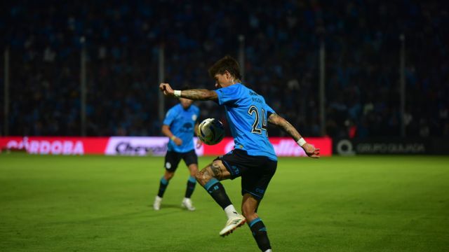 Belgrano pasó por momentos de zozobra, por la expulsión de Rigoni, tiros en el travesaño y un reclamo de Aldosivi por mano en el área.