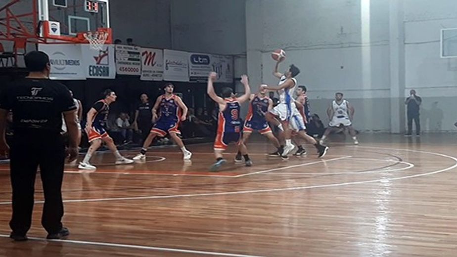 Básquet: Espora va por su primera victoria