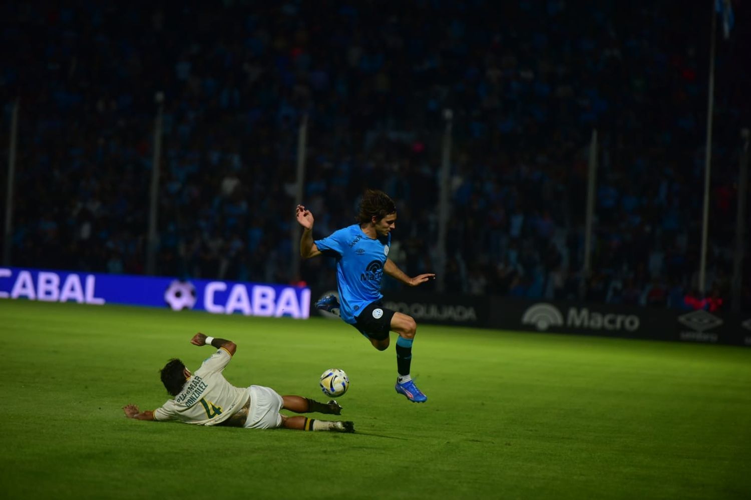 Belgrano, con dos puntas, empata con Aldosivi.