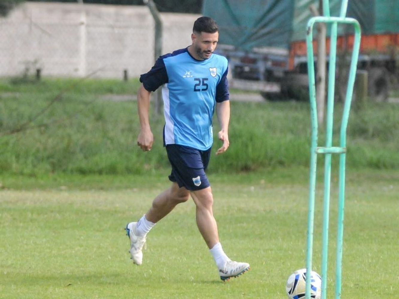 El capitán del "Lobo" jujeño, Guillermo Cosaro, valoró que el plantel de Gimnasia es un grupo unido y con recambio.