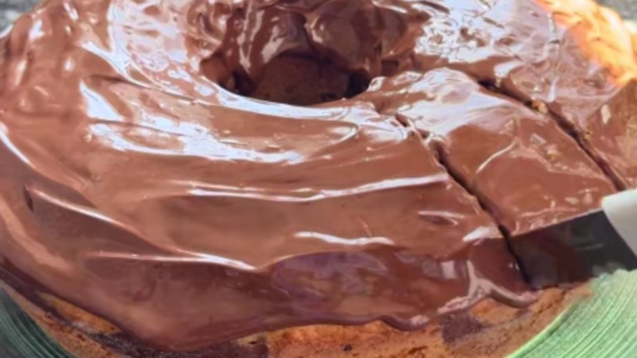 Cómo hacer un budín marmolado de vainilla y chocolate: la receta de un clásico para la hora de la merienda